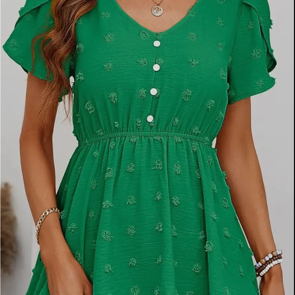 Green V neck short sleeve top - Picture 5 of 6